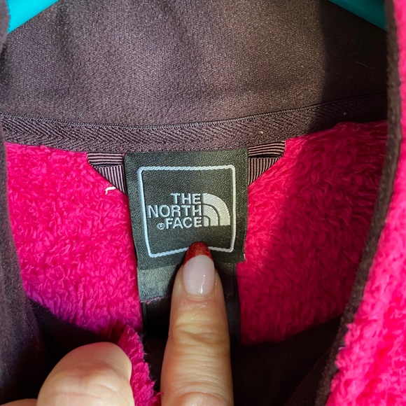 The north face classic fleece zip up in pink - Picture 6 of 8